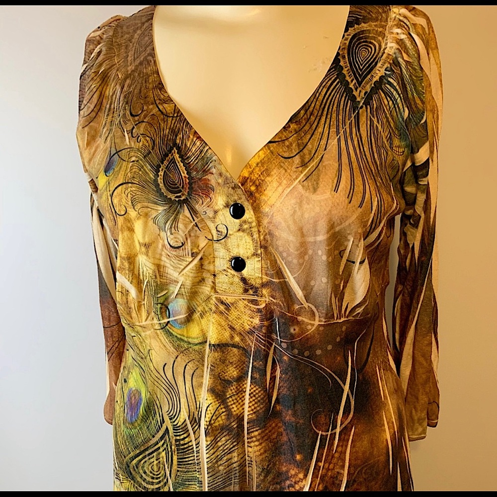3/4 Sleeve V neck design with Peacocks Top 1X